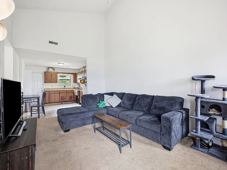 230 Yaupon Dr — Photo 3