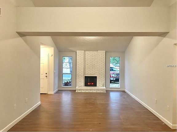 5th image of 302 Corona Del Mar St