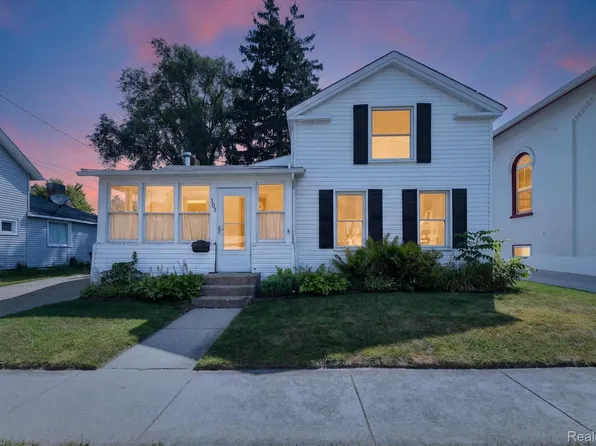 103 Washington St, Holly, MI 48442