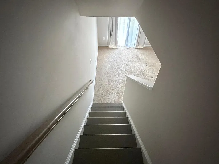 4105 Bolton Ct — Photo 18