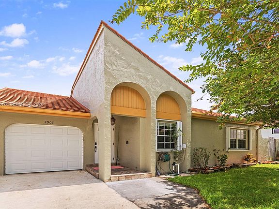2nd image of 2905 Albatross Dr