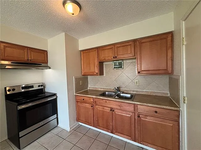 1145 Warren Dr — Photo 15