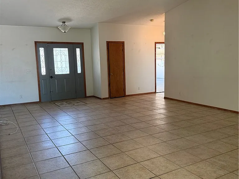 17378 Danbury Ave — Photo 4
