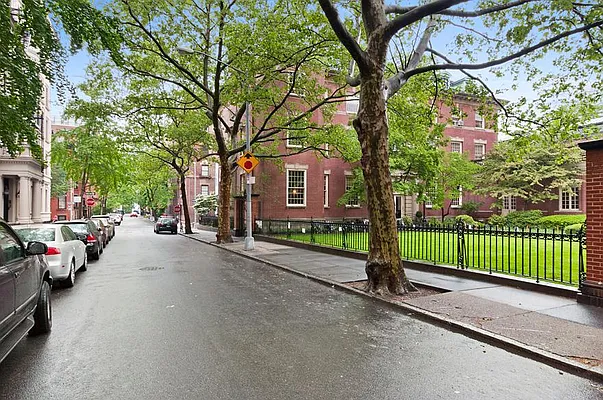 Sold by Brooklyn Bridge | media 14