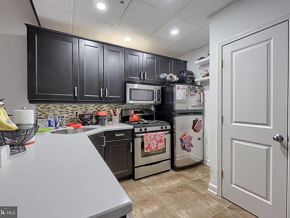 4th image of 735 Washington St APT 323