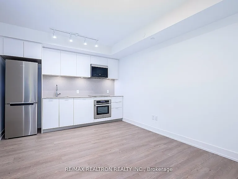 8 Cedarland Dr #826 — Photo 3