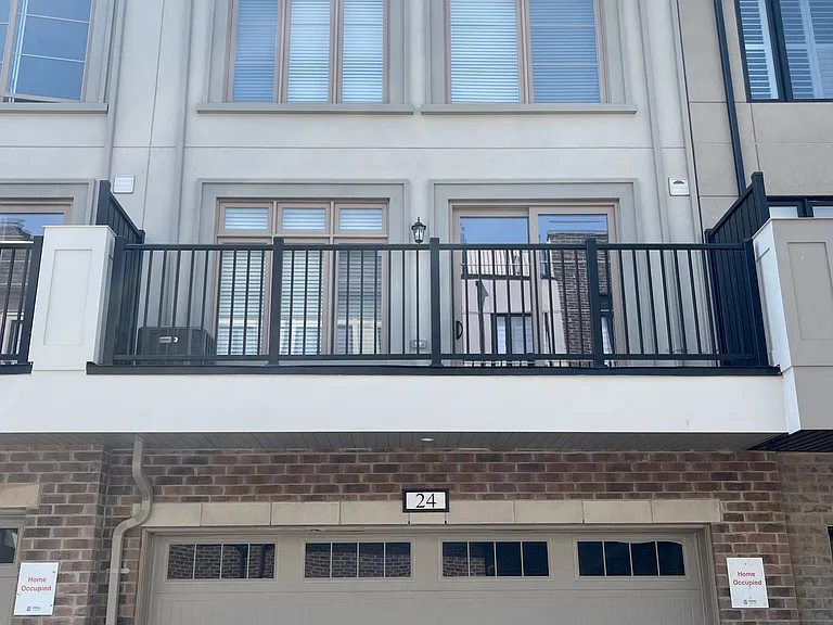 24 Guardhouse Cres — Photo 2