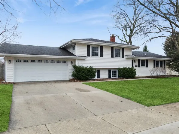 308 Tamarack Ave, Naperville, IL 60540