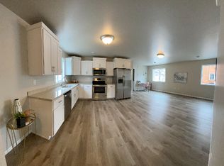 703 10th Ave N #4, Fargo, ND 58102