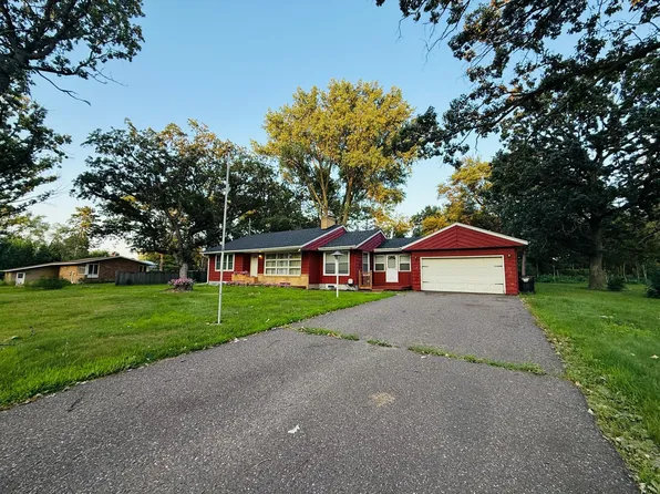 8431 Palm St NW, Coon Rapids, MN 55433