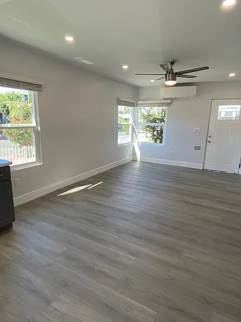 4704 Long Branch Ave — Photo 2