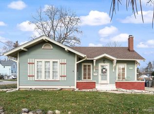 670 Oak St, Elgin, IL 60123