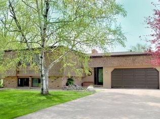 230 72nd St, South Haven, MI 49090