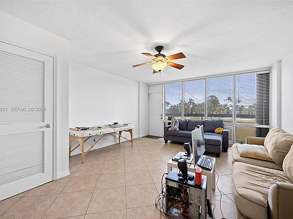 4th image of 1401 S Federal Hwy APT 213