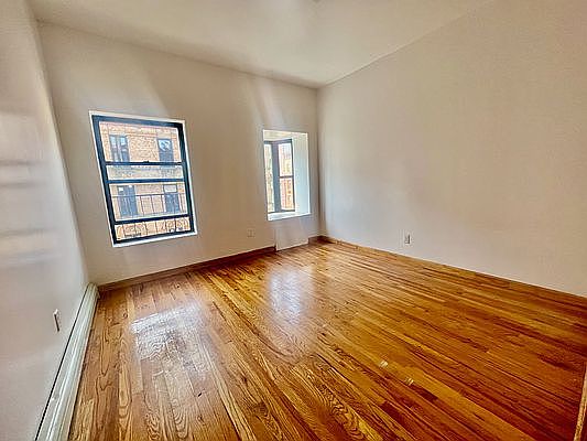3rd image of 36 Orchard St APT 4R