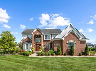 1006 Huntsville Dr, Canton, MI 48187