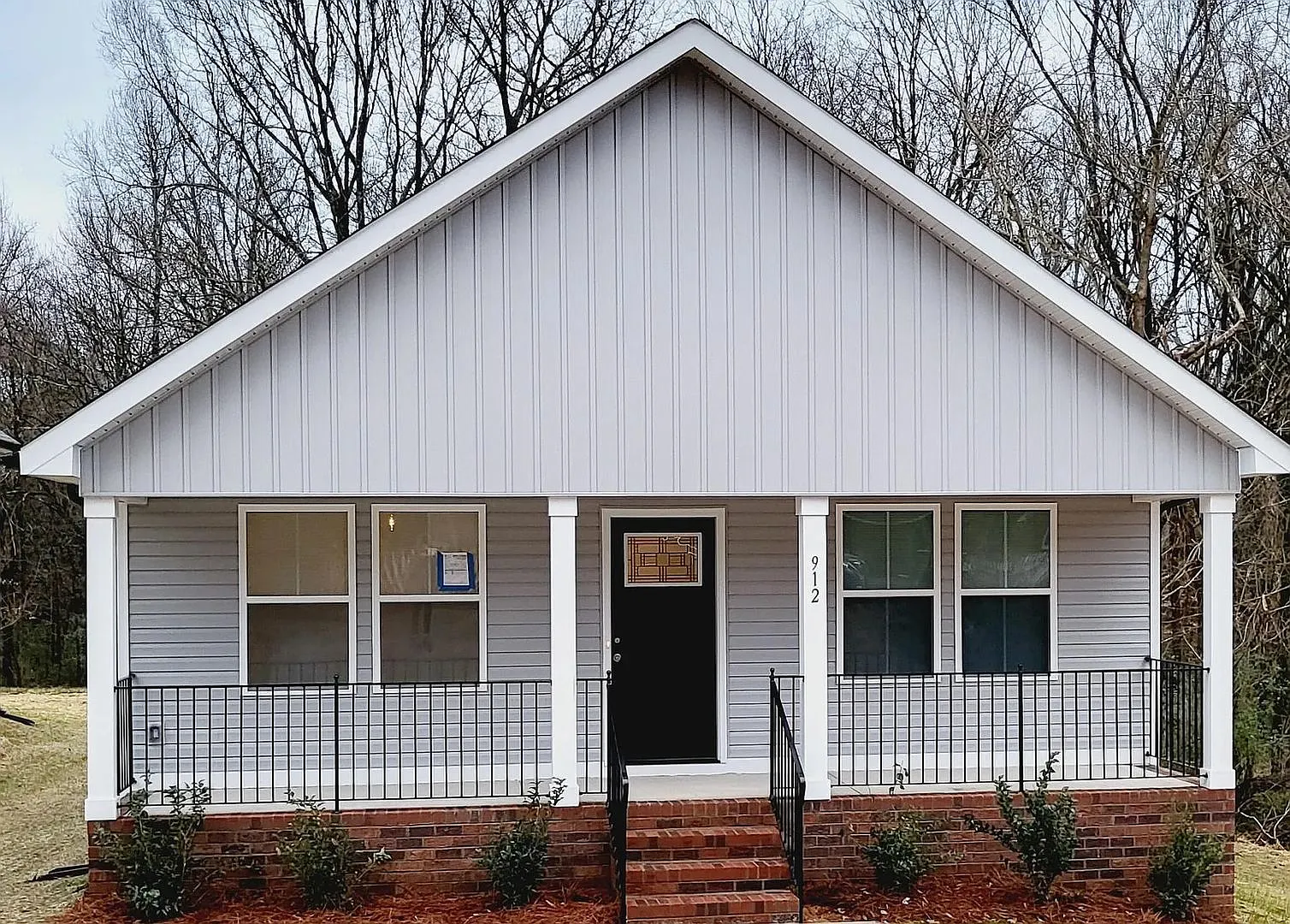 Room in 3 Bedroom Home in Spencer — Photo 1