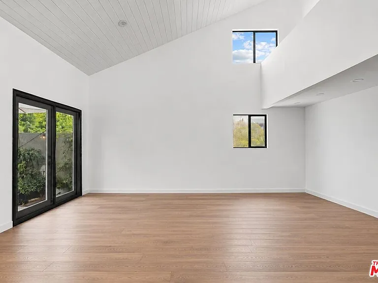 132 Vista Pl — Photo 3