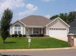 202 Melvina Dr, Warner Robins, GA