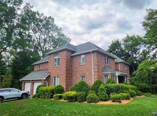 148 Charlotte Pl, Englewood Cliffs, NJ 07632