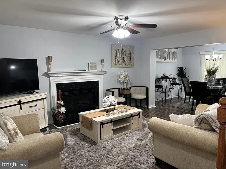 476 W Harvest Ln — Photo 3