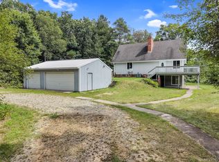 8484 Eaton Rd, Davisburg, MI 48350