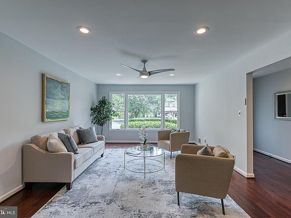 3rd image of 3408 Greentree Dr