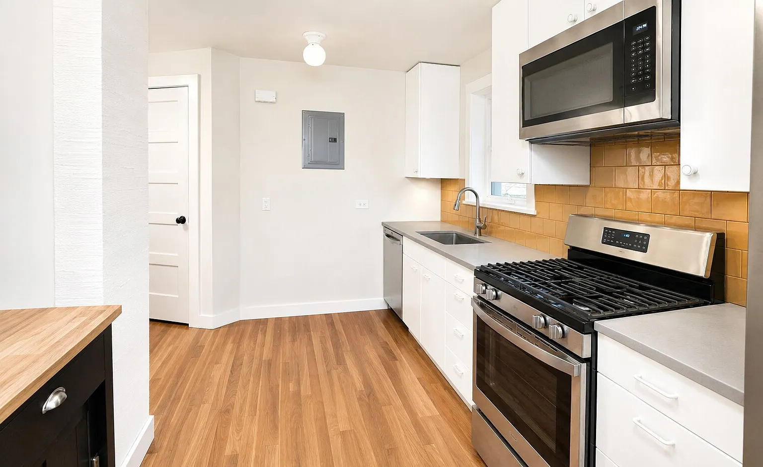 2 bed, $2,700 — Photo 2