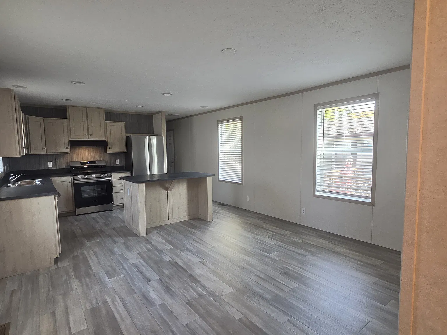 3 bed, 1056 sqft, $1,149 — Photo 4