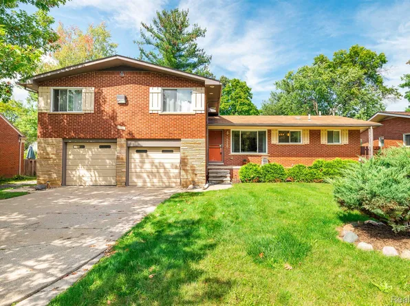 18530 Dolores Ave, Lathrup Village, MI 48076