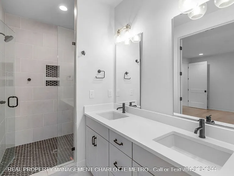 1609 Parkwood Ave — Photo 49