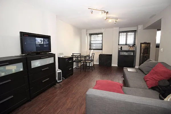 Rented by Aventana | media 37