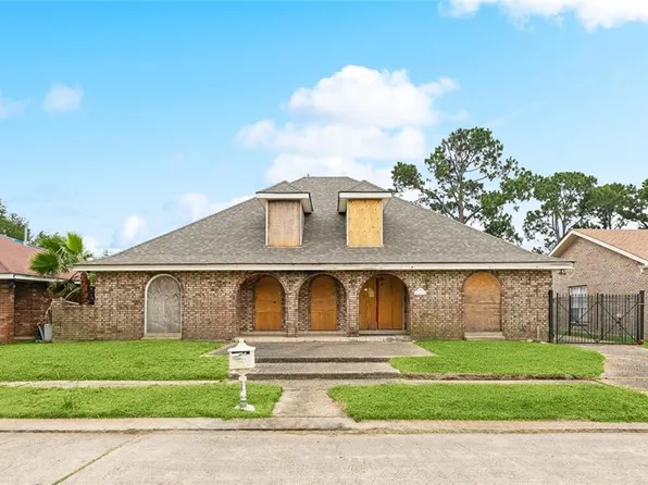 6916 Lake Willow Dr, New Orleans, LA 70126