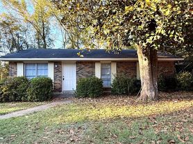 408 Briarbrook Dr, Montgomery, AL