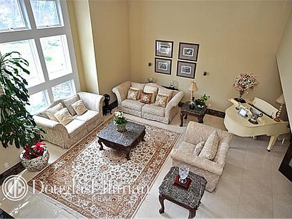 3rd image of 1 Greenwood Ln