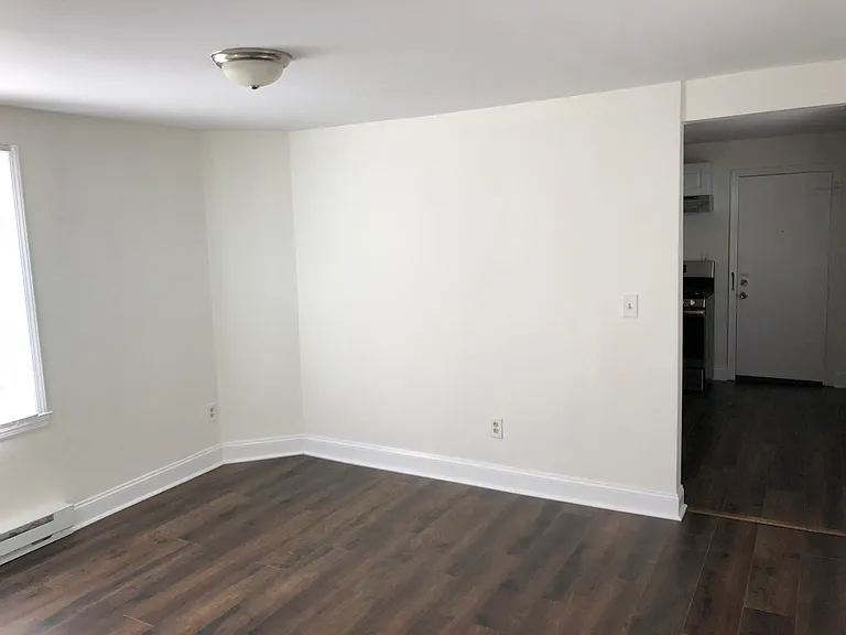 18 Main St #3 — Photo 8