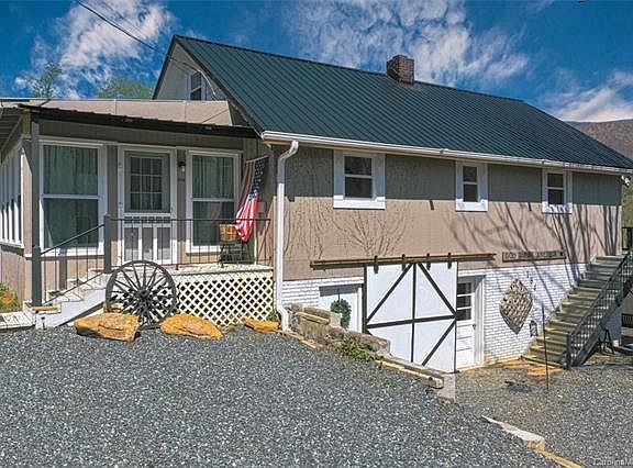 2nd image of 184 Snowdrift Dr