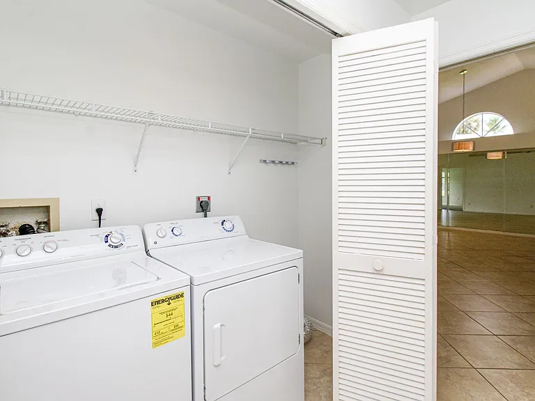 10201 Regent Cir — Photo 26