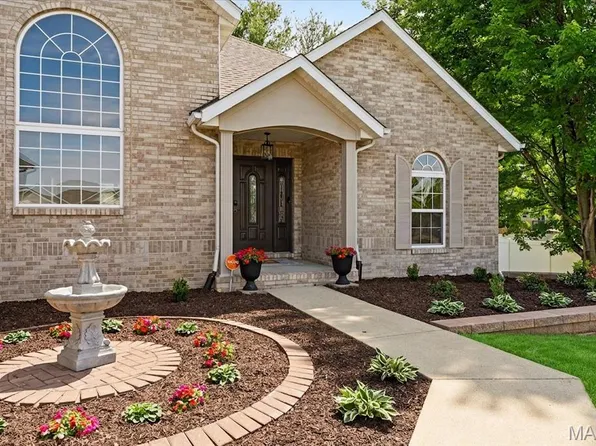 2654 Meridian Lake Dr, Shiloh, IL 62221