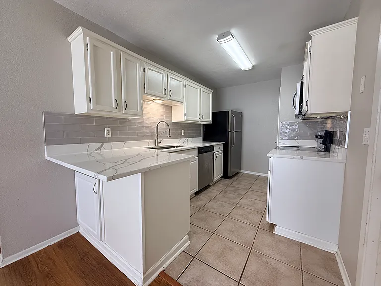 16611 Wolf Rdg — Photo 6