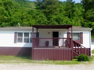 1160 Lotts Creek Rd, Hazard, KY 41701