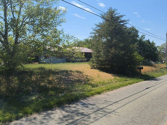 3rd image of 400 Oak Grove Rd