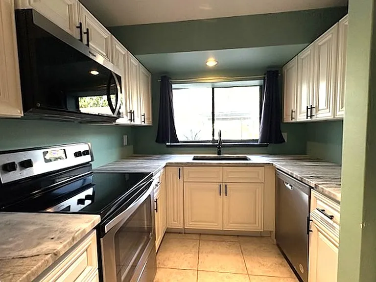 14 Fair Oaks Cir — Photo 3