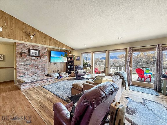 3rd image of 116 Moores Creek Ct