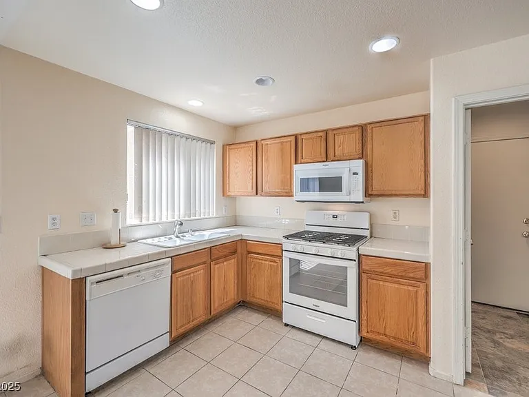 3728 Ashling St — Photo 14