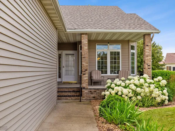 4545 4th St S, Moorhead, MN 56560