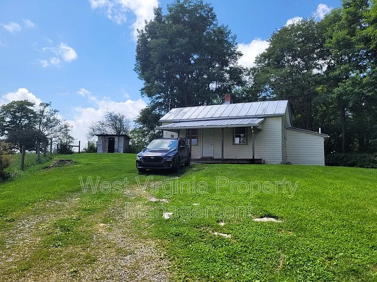 186 Benedict Ln — Photo 1