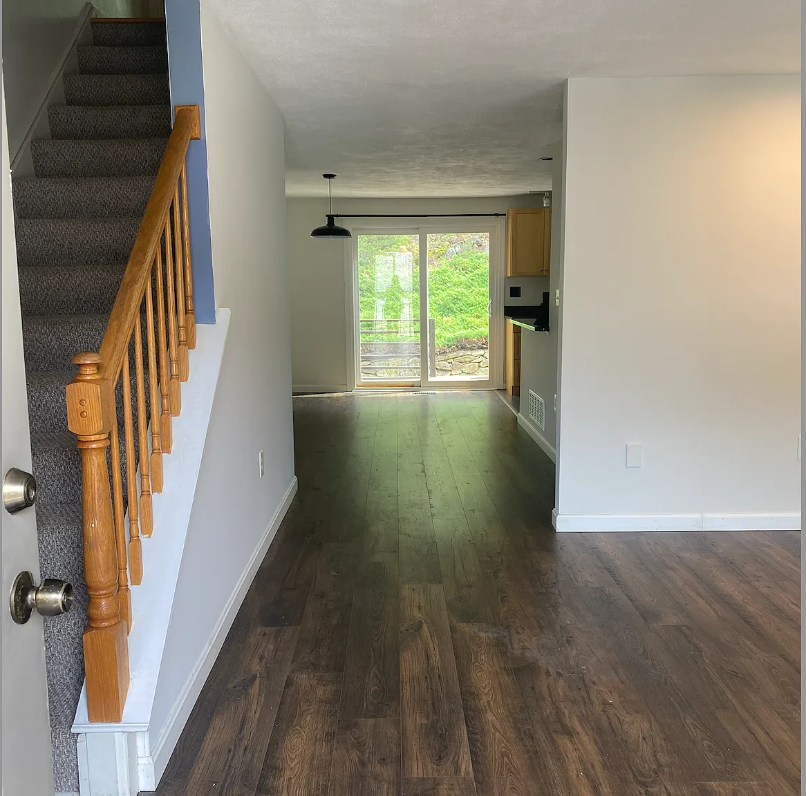 3 bed, 1.5 bath, 1975 sqft, $3,200 — Photo 2