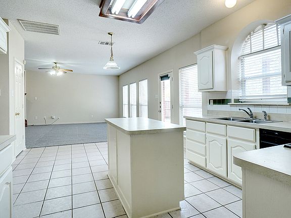 5th image of 105 N Laurel Springs Dr