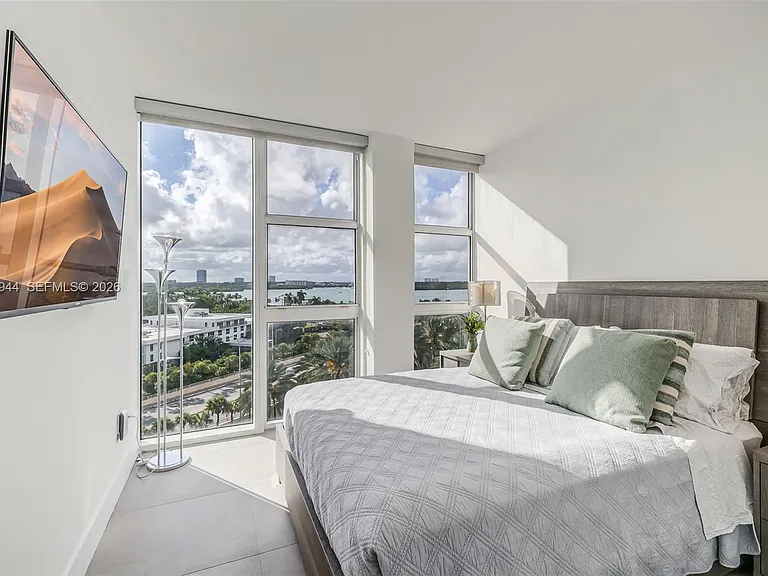 10275 Collins Ave #722 — Photo 11